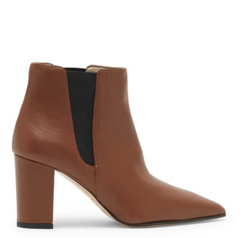 Isola Ankle Chelsea Boots